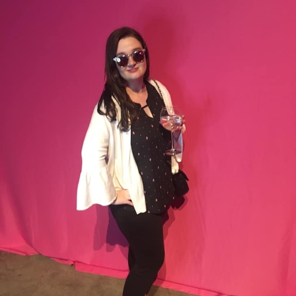 Meet your Posher, April - Picture 1 of 1